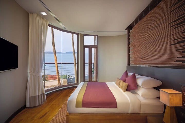 Room 16 of 177