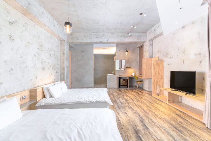 Room 18 of 76