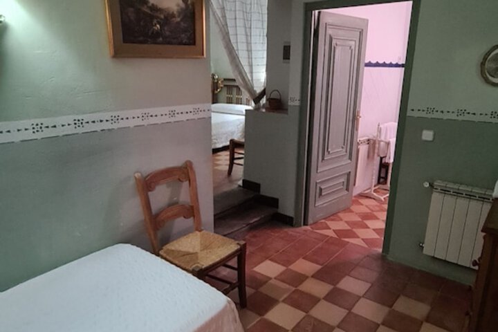 Room 17 of 80
