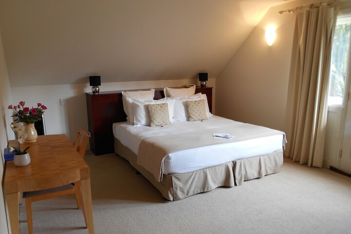 Room 6 of 36