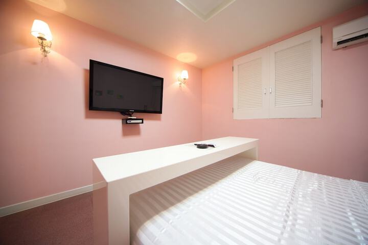 Room 11 of 75