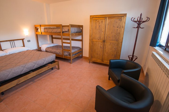 Room 11 of 34