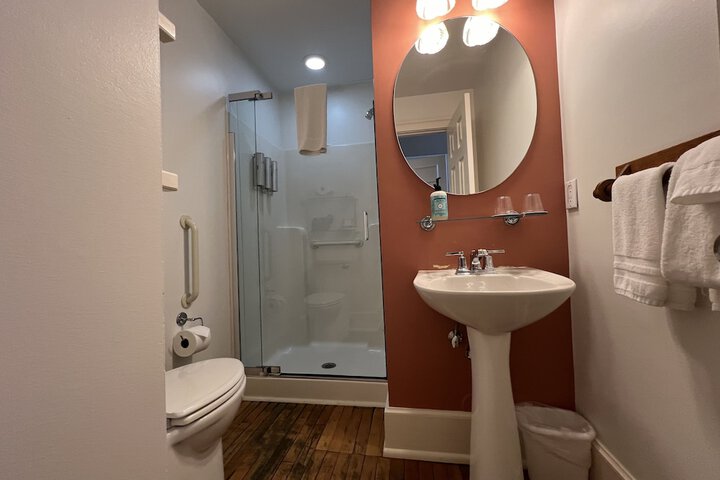 Room 109 of 142