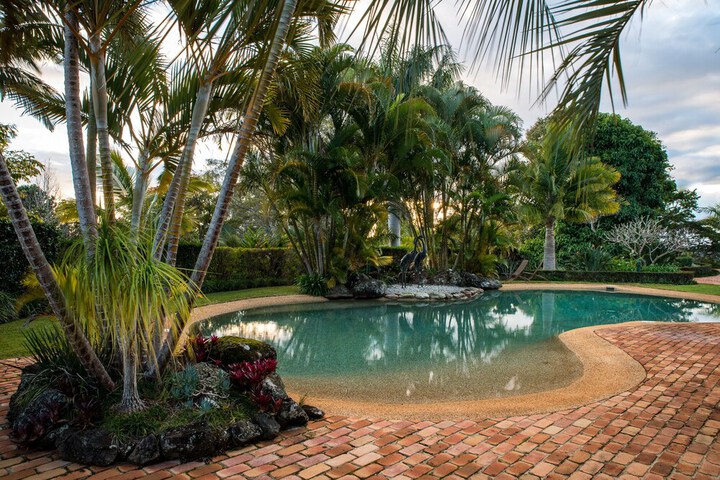 Pool 35 of 63
