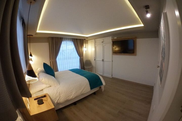 Room 11 of 24
