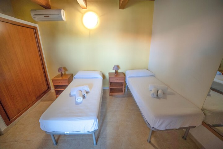 Room 6 of 66