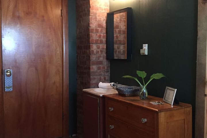 Room 9 of 35