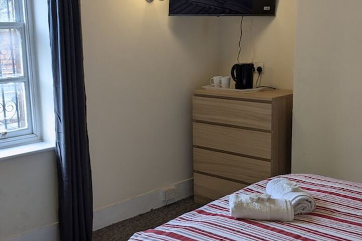 Room 4 of 27