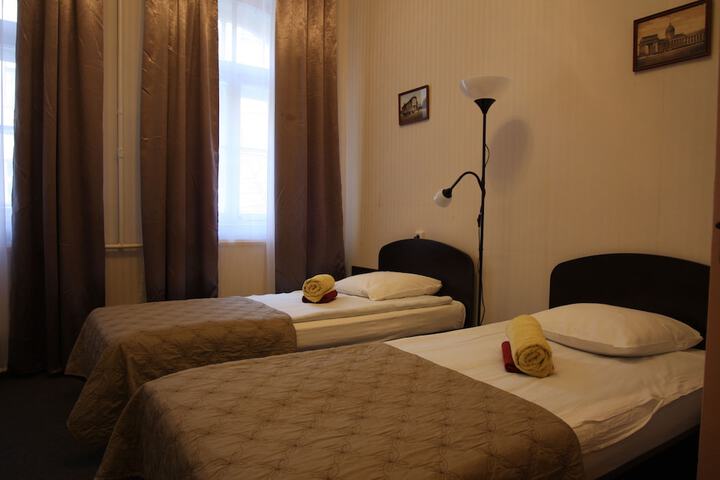 Room 9 of 87