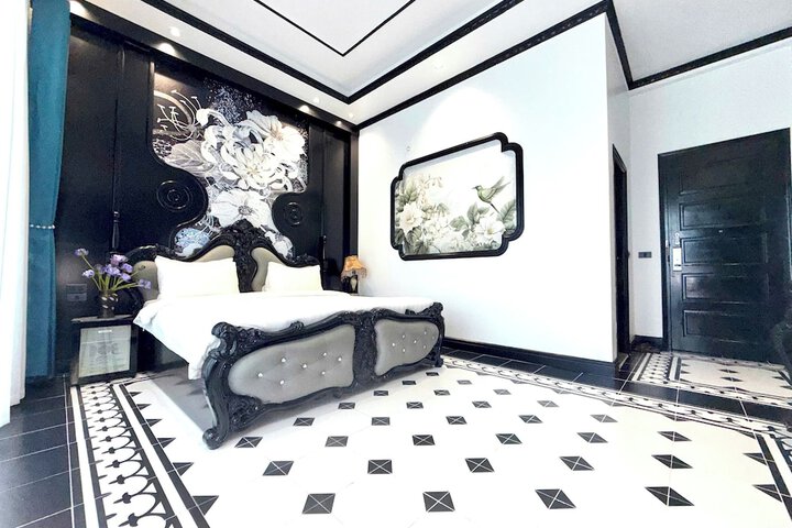 Room 28 of 46