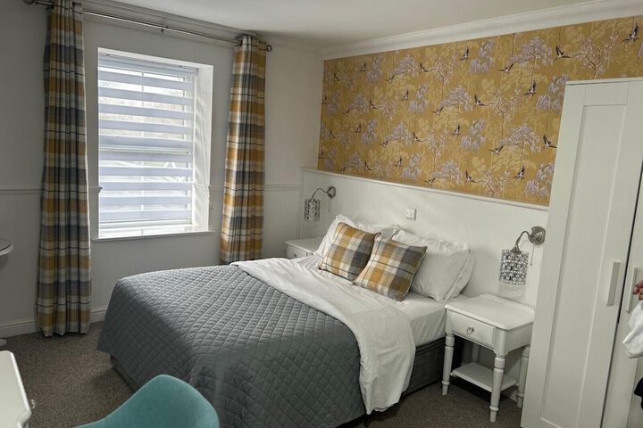 Room 2 of 22