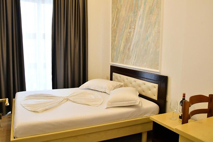 Room 42 of 65