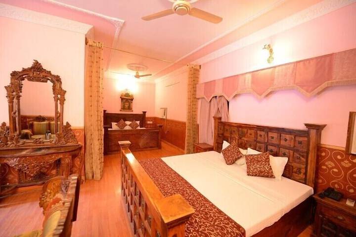 Room 8 of 26