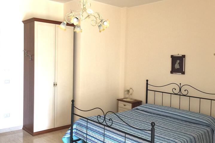 Room 18 of 240