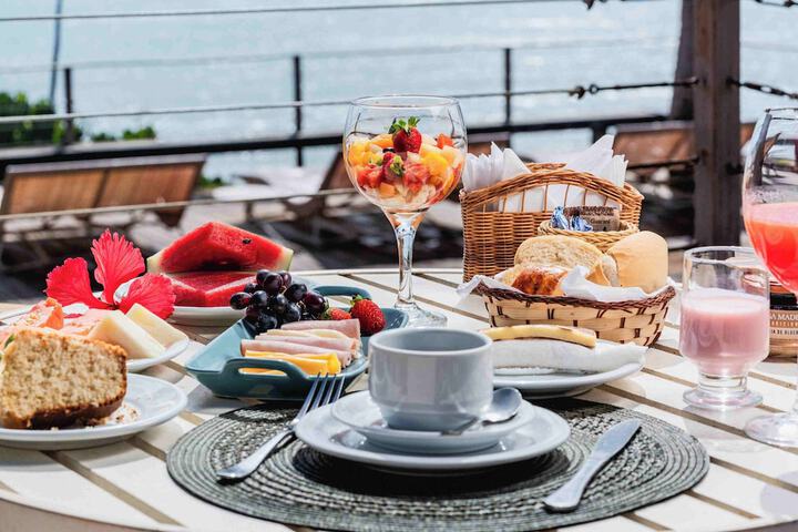Breakfast/Coffee Service 107 of 116