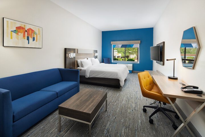 1 King Bed Suite (16 of 17)
