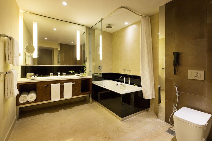 Room 52 of 180