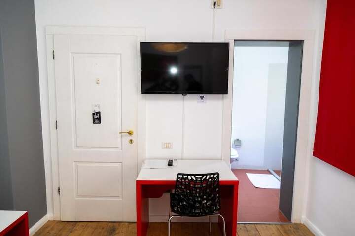 Room 42 of 97