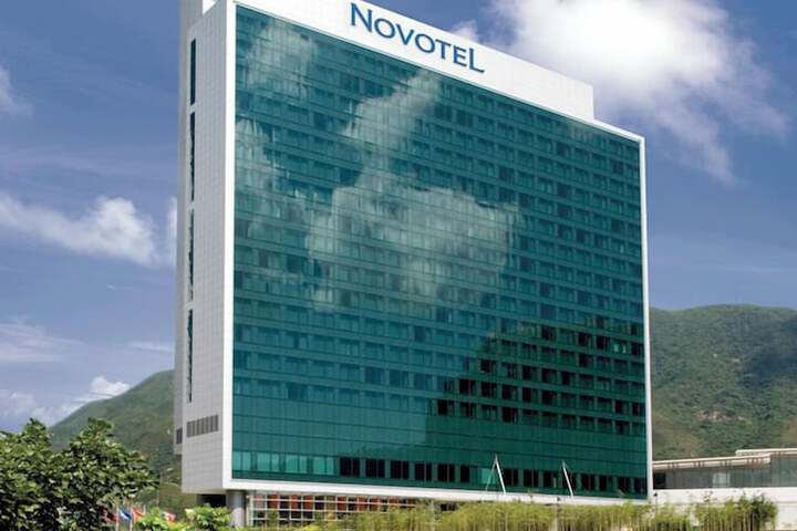 Hotel Exterior 64 of 73