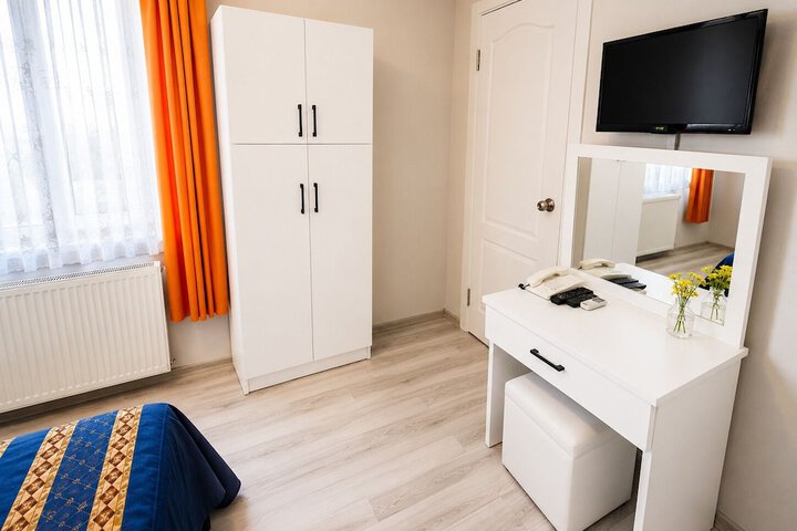 Room 16 of 50