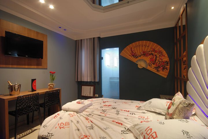 Room 16 of 62