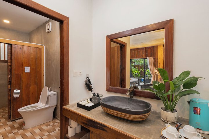 Room 15 of 28