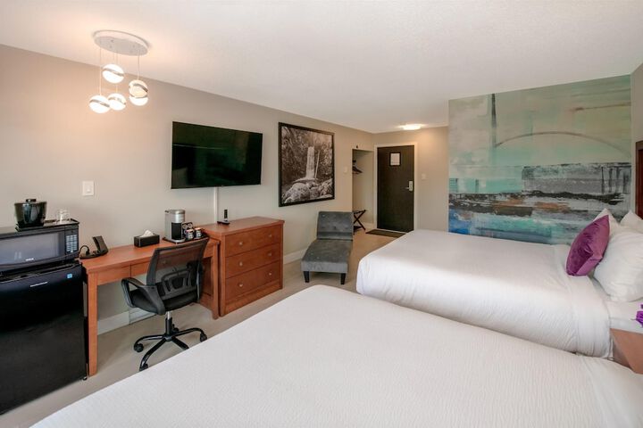 Room 10 of 28