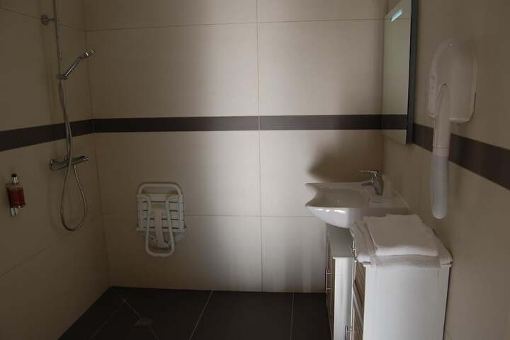 Room 43 of 61