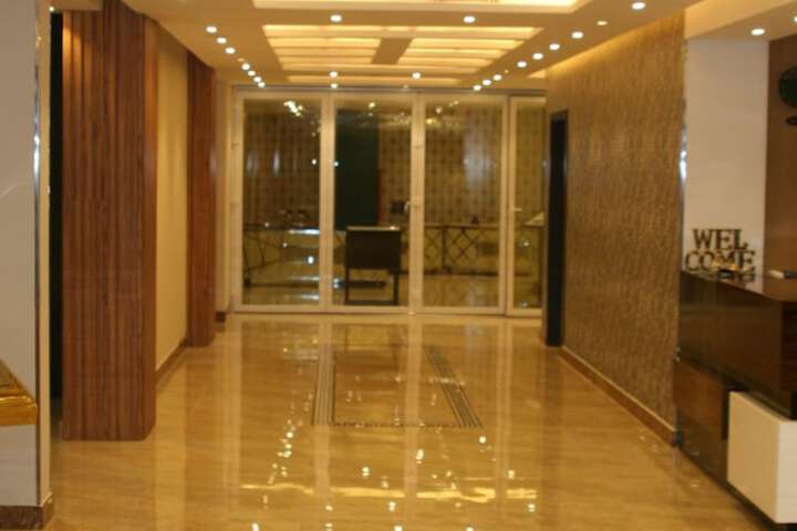 Ballroom/Hall 84 of 107