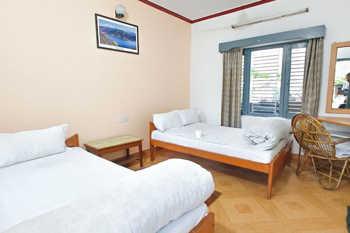 Room 9 of 47