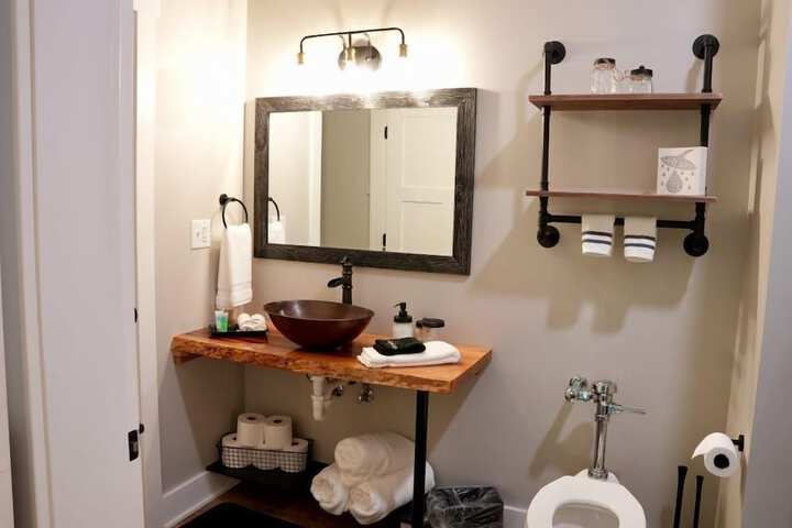 Room 10 of 26