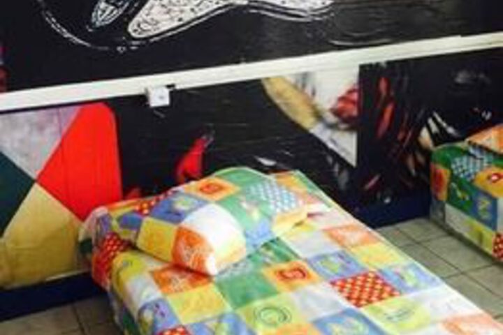 Room 8 of 32