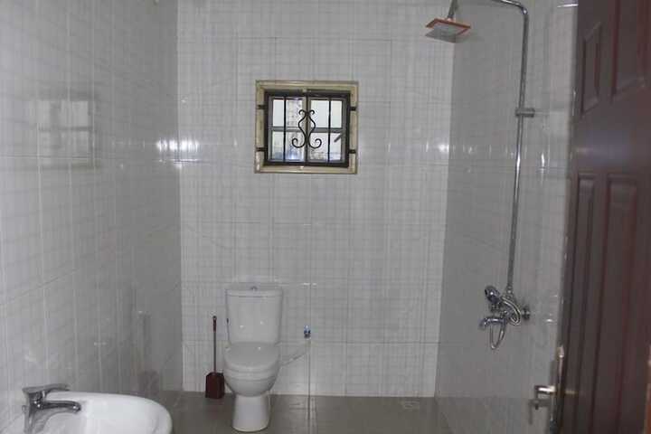 Room 10 of 37