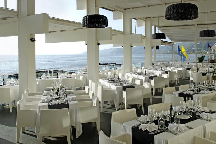 Dining Photos