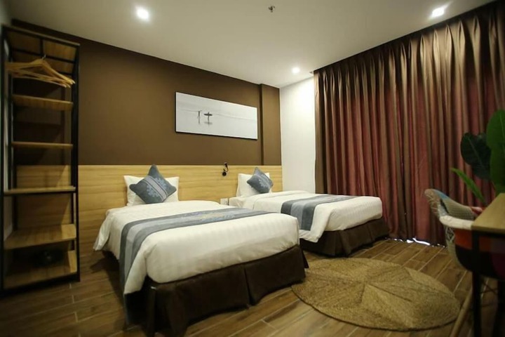 Room 17 of 49