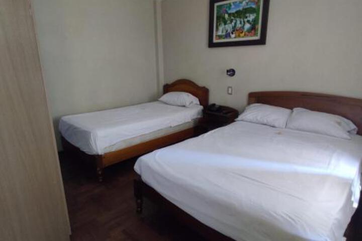Room 6 of 16
