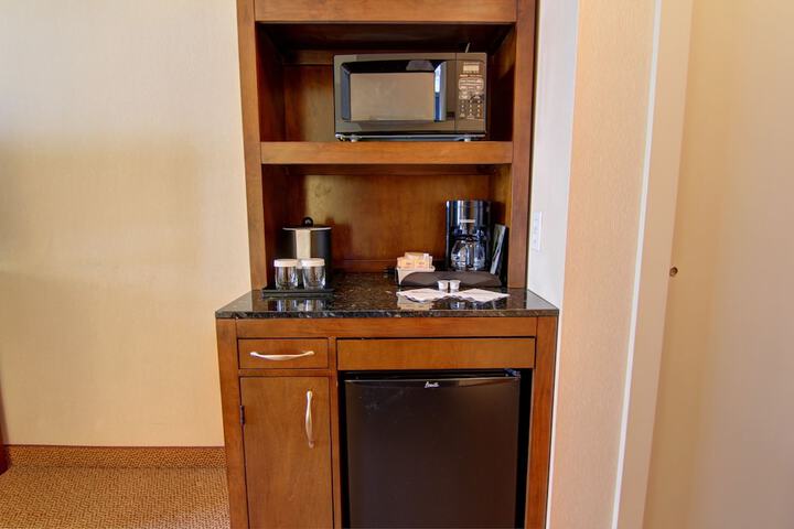 Room 16 of 42