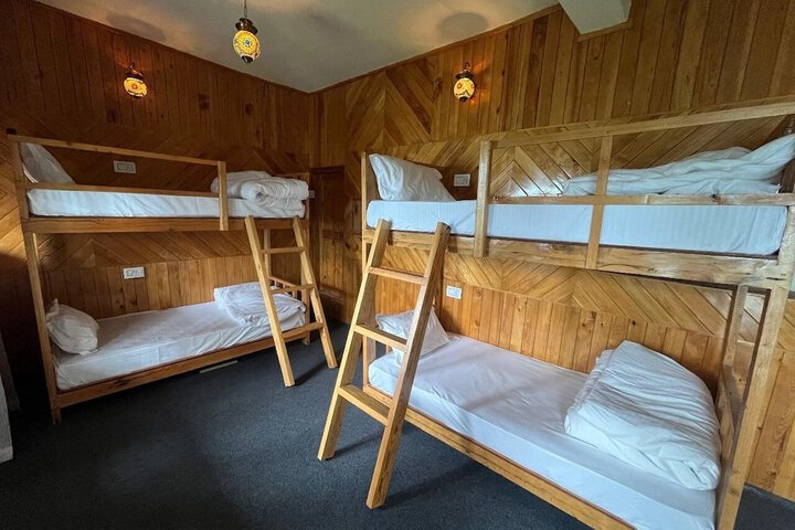 Room 17 of 34