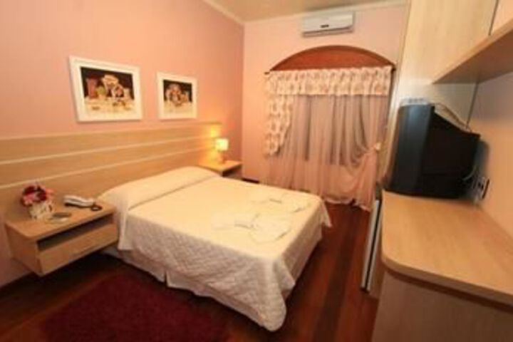 Room 10 of 27