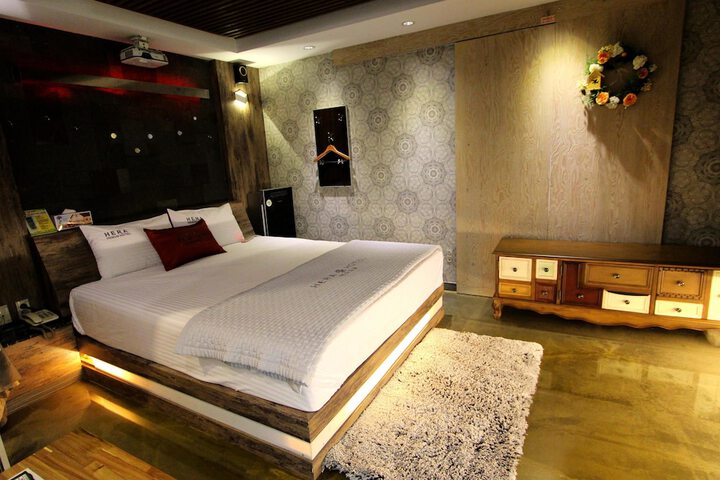 Room 29 of 56