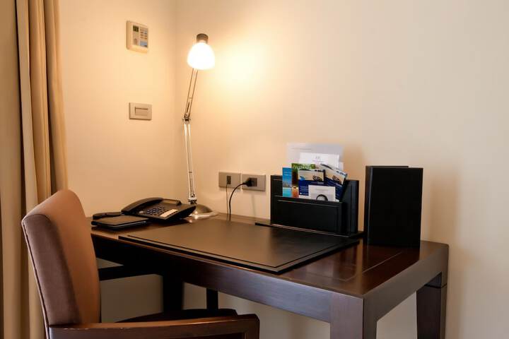 Room 5 of 65