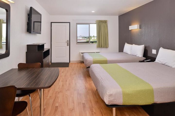 Room 12 of 23