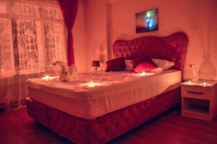 Room 25 of 28