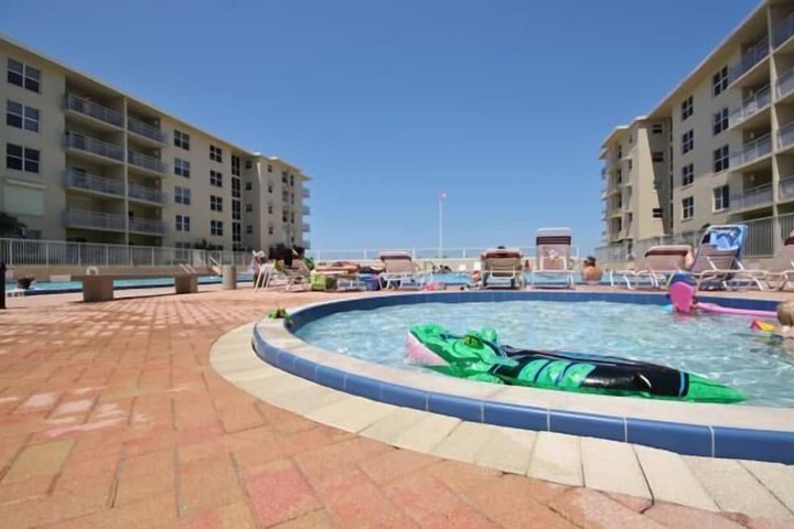 Pool 202 of 264