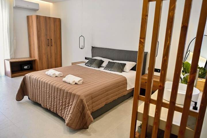Room 28 of 121