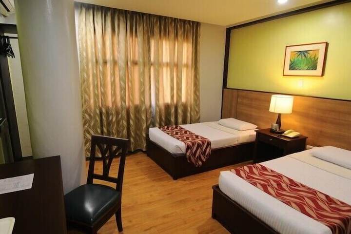 Room 19 of 28