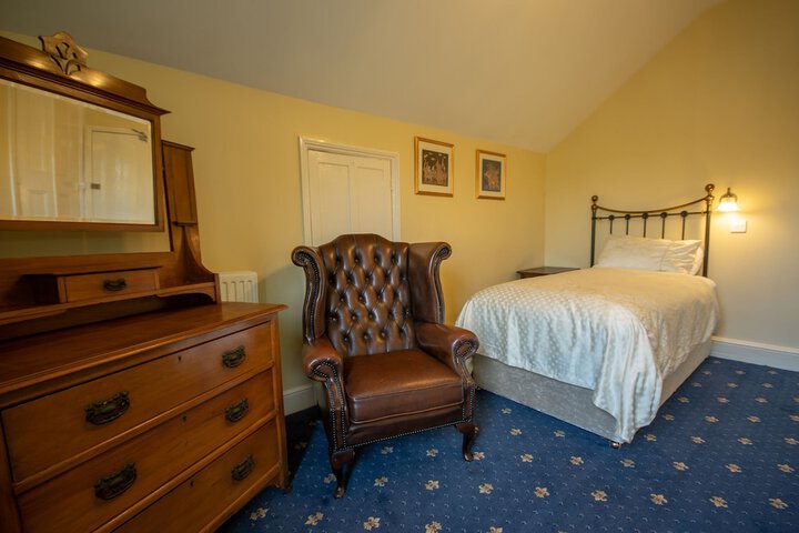 Room 28 of 72
