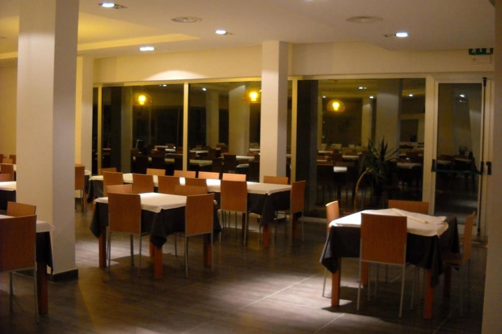 Dining 33 of 61