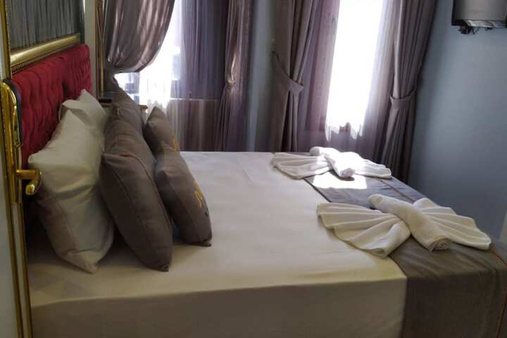 Room 12 of 110