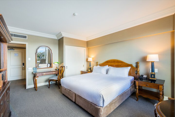 Room 27 of 109